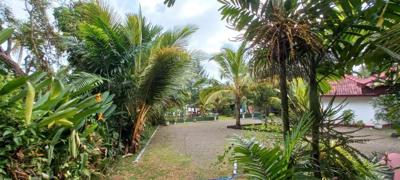 Blue Whale Lagoon Resort Ahangama Exterior photo
