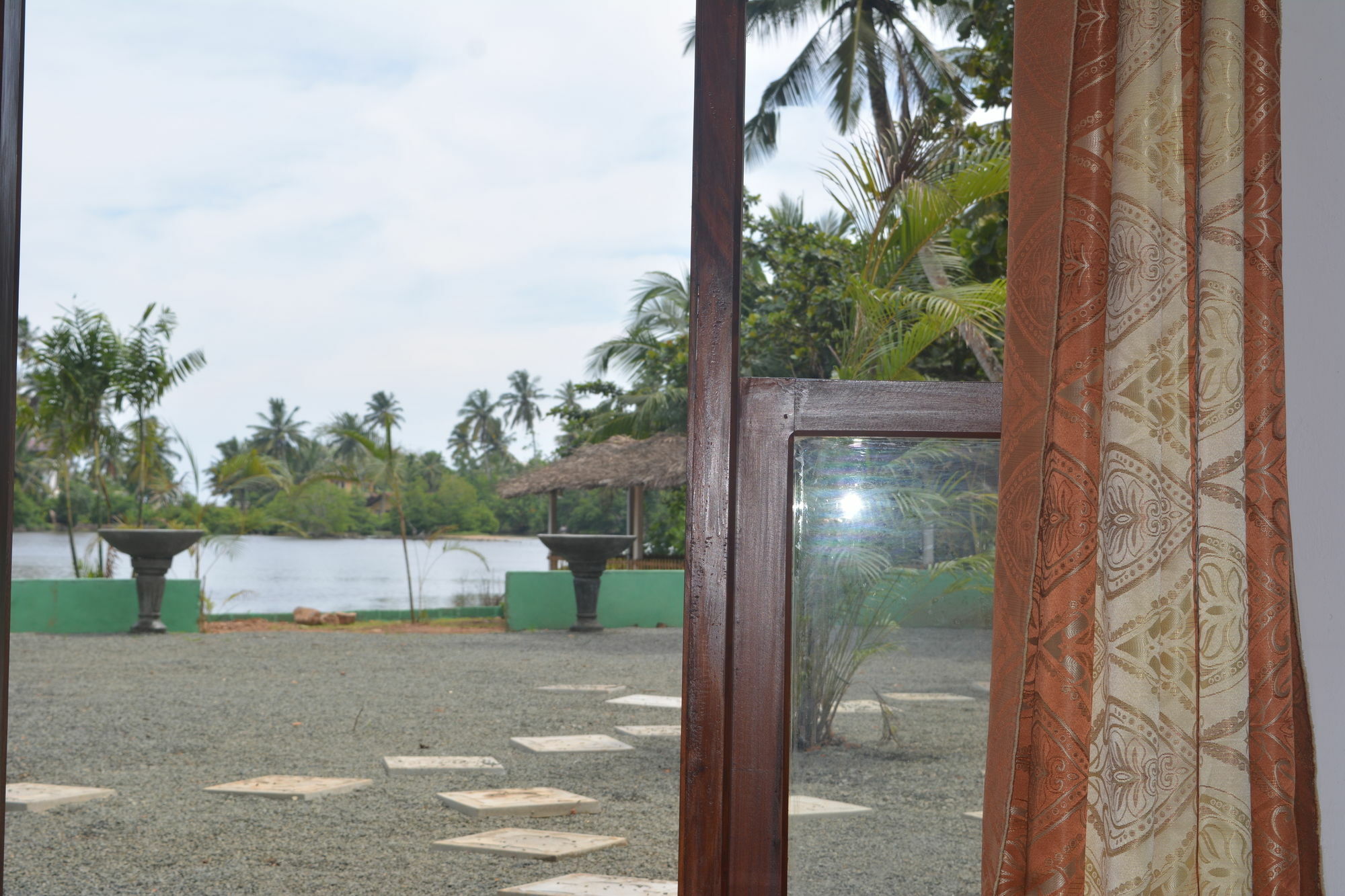 Blue Whale Lagoon Resort Ahangama Exterior photo