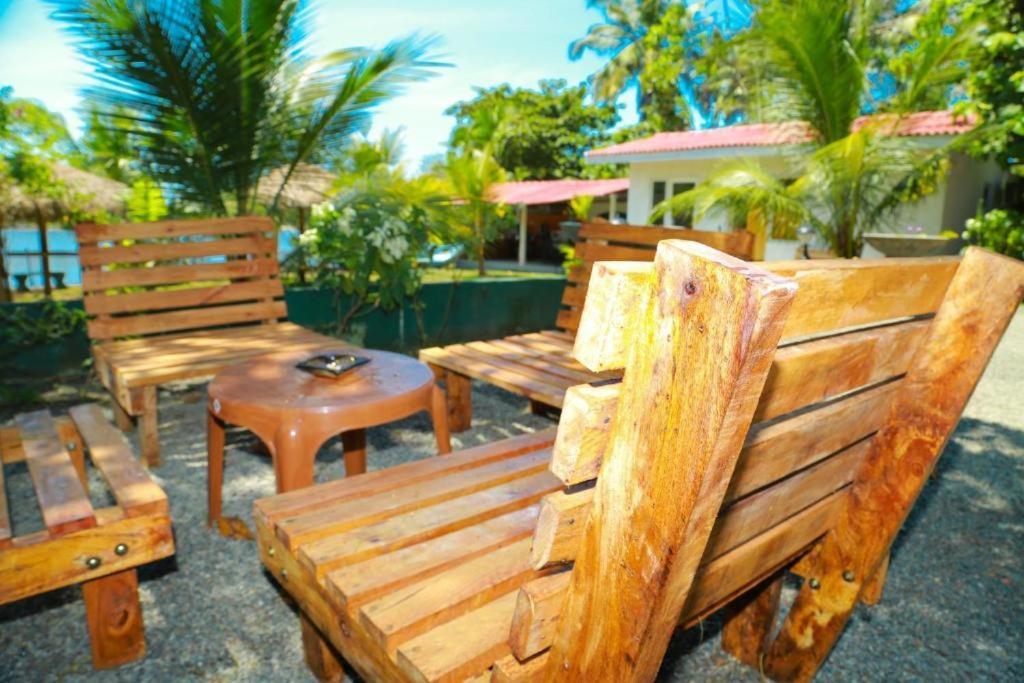 Blue Whale Lagoon Resort Ahangama Exterior photo