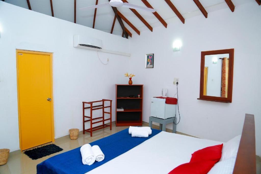 Blue Whale Lagoon Resort Ahangama Exterior photo