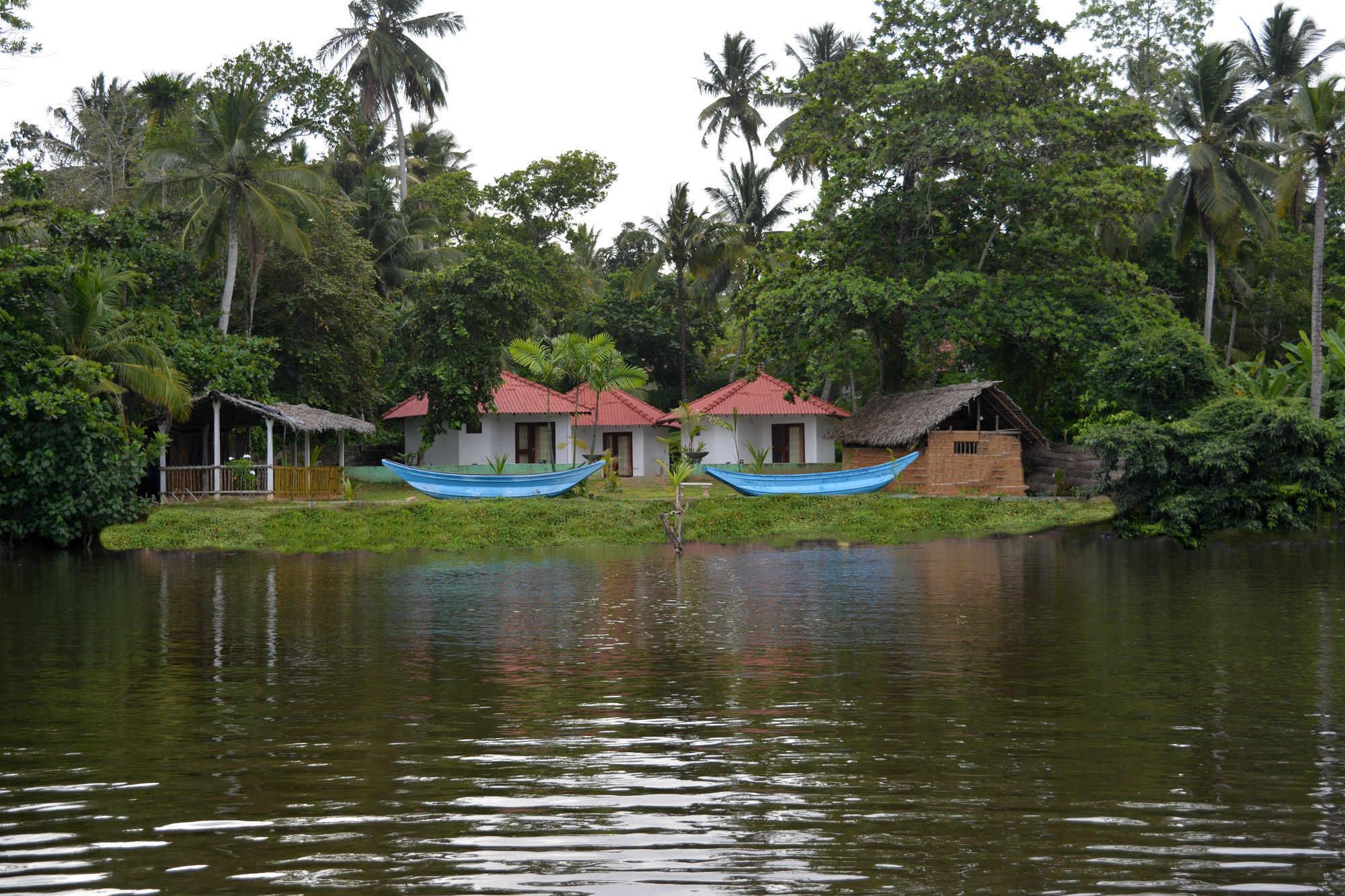 Blue Whale Lagoon Resort Ahangama Exterior photo