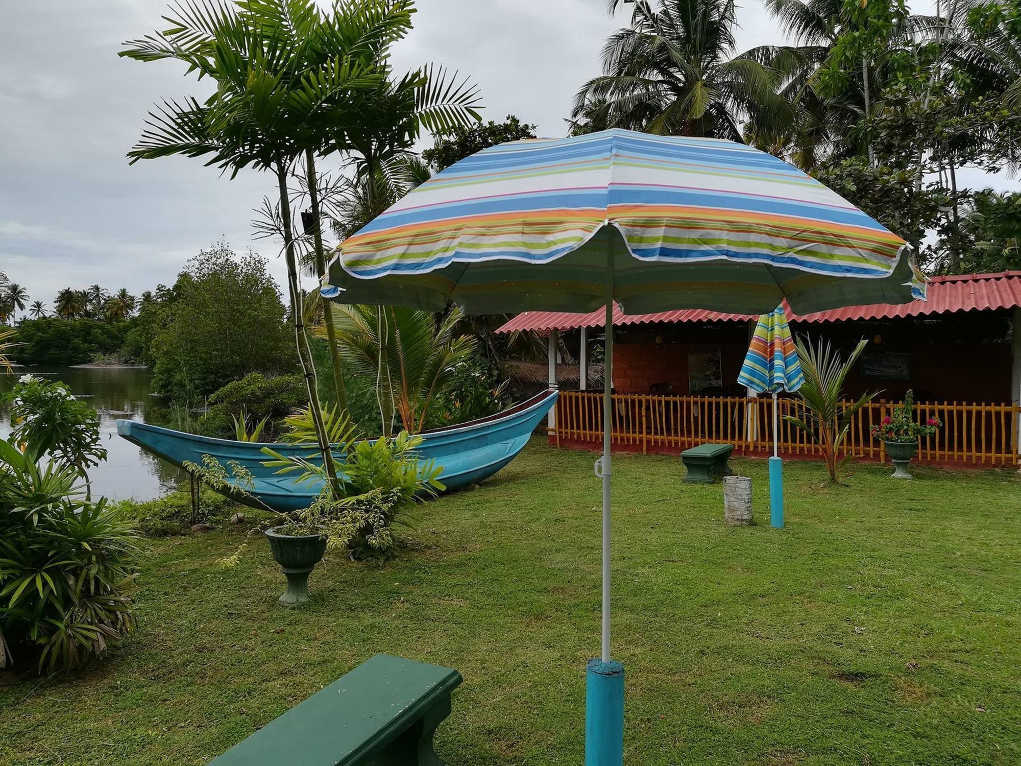 Blue Whale Lagoon Resort Ahangama Exterior photo